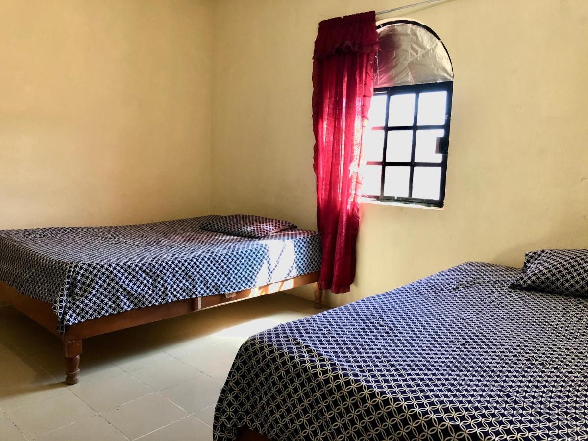 Oyo Hotel Cuatro Reales Galeana Bagian luar foto