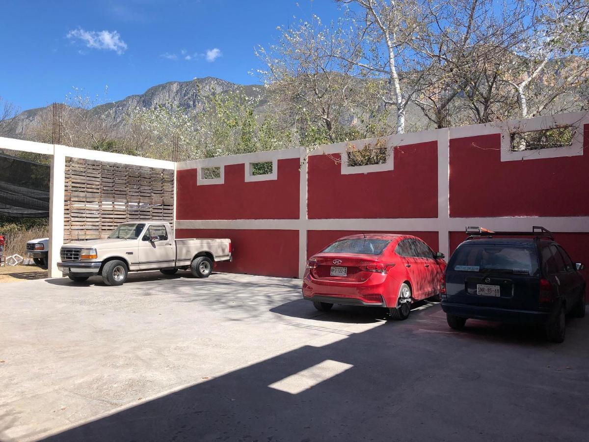 Oyo Hotel Cuatro Reales Galeana Bagian luar foto